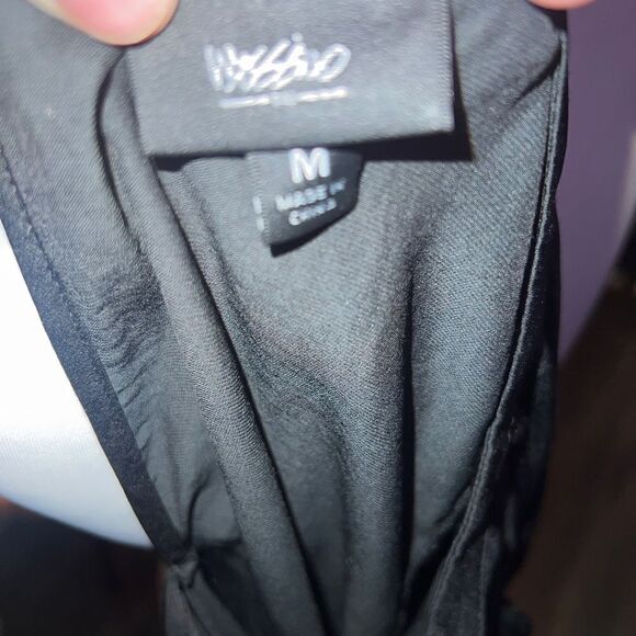 Darling black top size medium - Picture 7 of 7